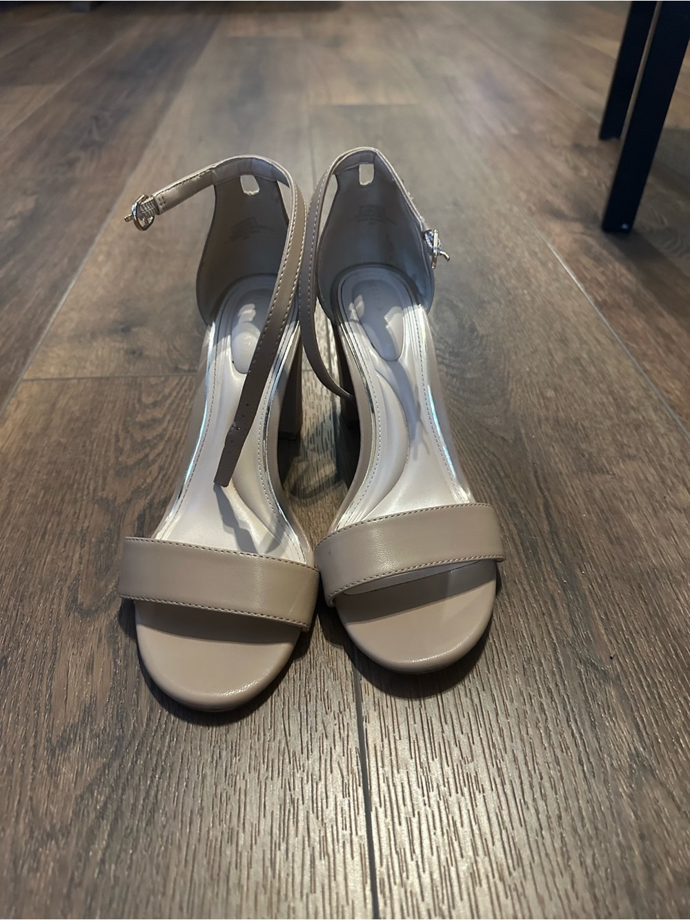 Kelly & Katie Nude Heel